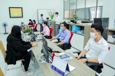 Dân công sở nín thở chờ hết 30/9, đếm từng ngày để được đi làm