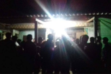 Mẹ và con trai 18 tháng tuổi chết với tư thế treo cổ trong nhà