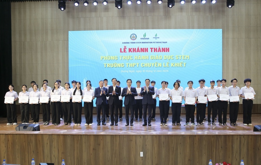 Phòng STEM tại Quảng Ngãi: Nuôi dưỡng tinh thần đổi mới sáng tạo của học sinh - 1