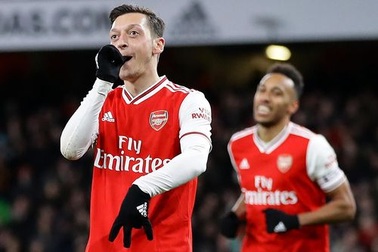 Những khoảnh khắc trong chiến thắng giòn giã của Arsenal trên sân Newcastle