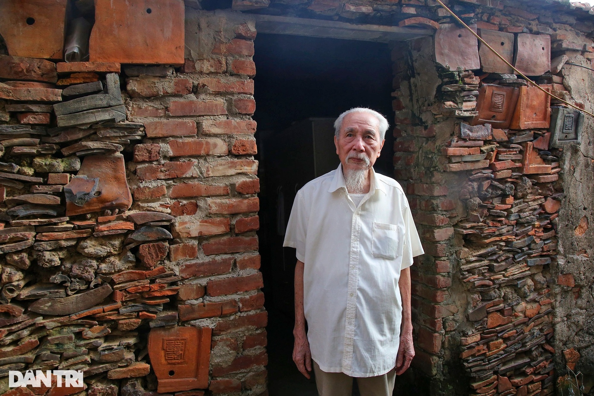 Độc đáo những bức tường bằng tiểu sành niên đại hàng trăm năm - 15