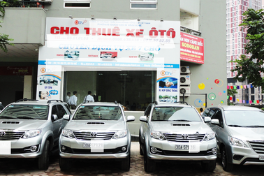 Nhộn nhịp du xuân, taxi "sang chảnh" chọn khách, lựa đường