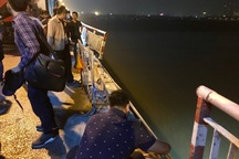 Vụ Mercedes rơi khỏi cầu Chương Dương: Chủ nhân chiếc chứng minh thư trên xe là ai?