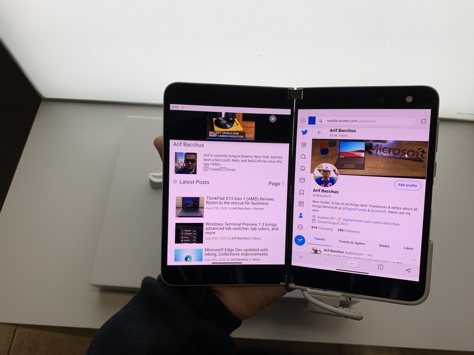 Chùm ảnh thực tế chiếc smartphone 2 màn hình Surface Duo của Microsoft - 11 Chùm ảnh thực tế chiếc smartphone 2 màn hình Surface Duo của Microsoft - 11