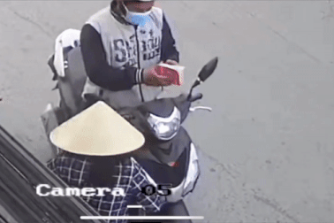 Dùng chiêu trò lừa lấy vé số của cụ bà, thanh niên bị dân mạng lên án