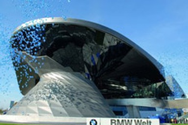 Thăm quan bảo tàng BMW tại Đức