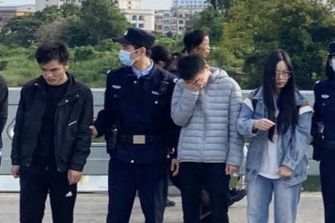 Trao trả 9 công dân Trung Quốc nhập cảnh trái phép tại Móng Cái