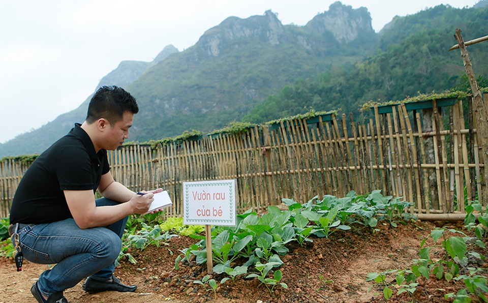 Hàng chục học sinh mầm non “co ro” trong lớp học trên triền núi - 18 Hàng chục học sinh mầm non “co ro” trong lớp học trên triền núi - 18