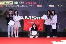 "Sự thẳng thắn khiến cho khoảng cách con người ngày một lớn hơn"