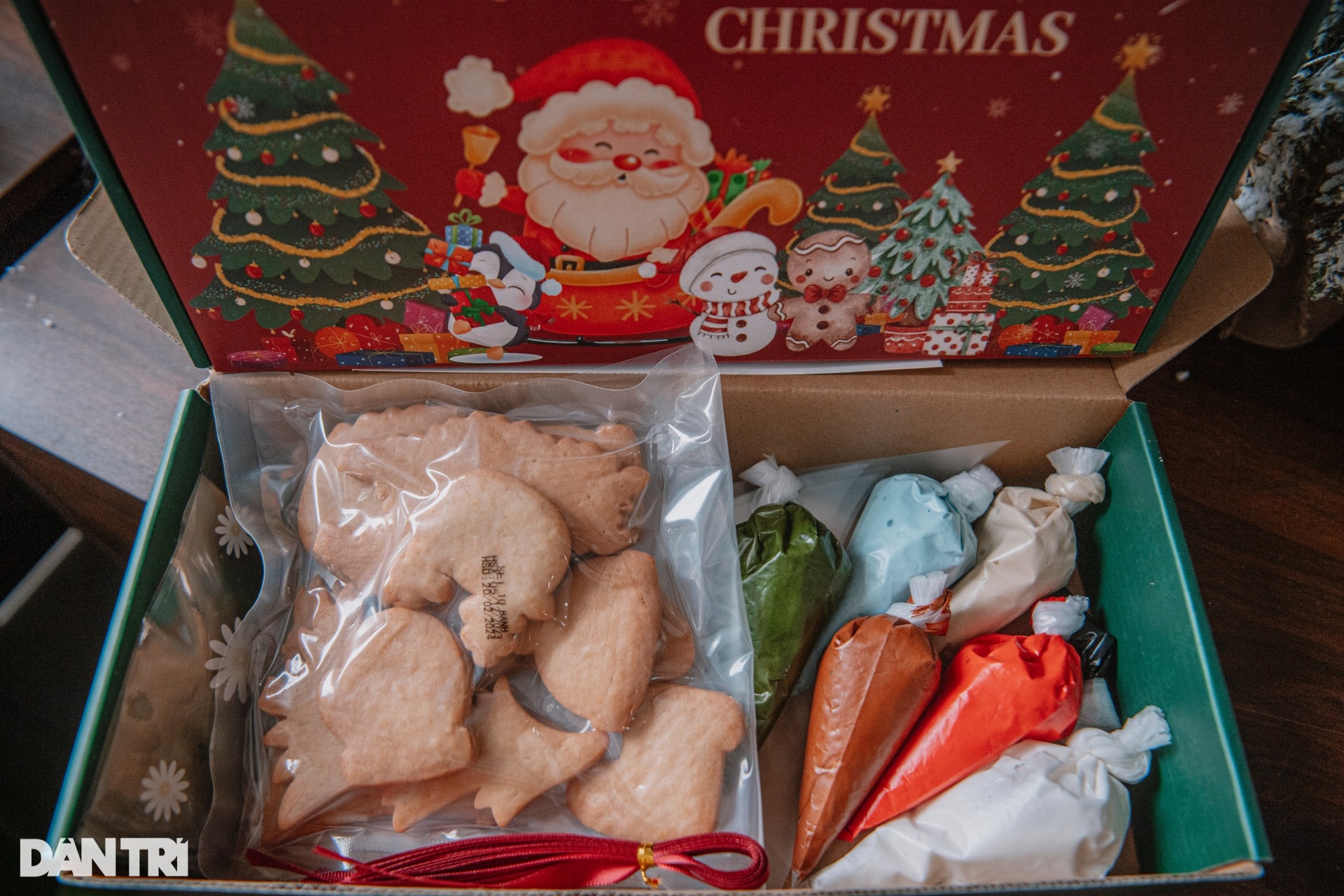 Thiếu nữ 9x làm bánh Giáng sinh, doanh thu tiền tỷ mỗi mùa Noel - 11 Thiếu nữ 9x làm bánh Giáng sinh, doanh thu tiền tỷ mỗi mùa Noel - 11