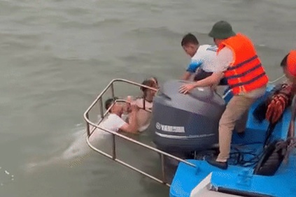 Từ các vụ tai nạn tàu du lịch: Cấp cứu người gặp nạn trên biển thế nào?