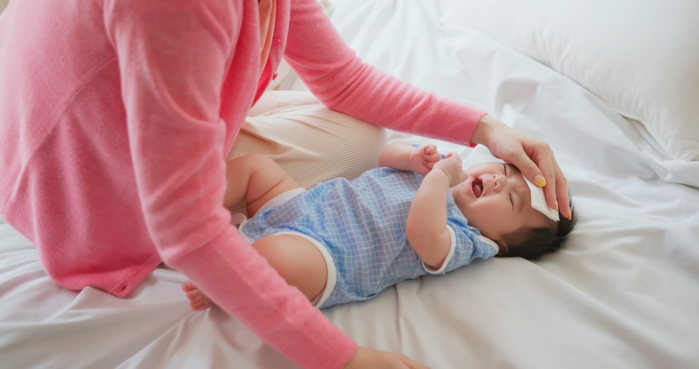 Ba hiểu lầm phổ biến về RSV khiến trẻ dưới 1 tuổi dễ bệnh nặng - 1