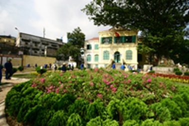 Cảnh cáo Tổng giám mục giáo phận Hà Nội