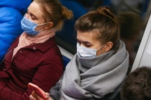 Covid-19 bùng phát mạnh, Nga ban lệnh đeo khẩu trang toàn quốc