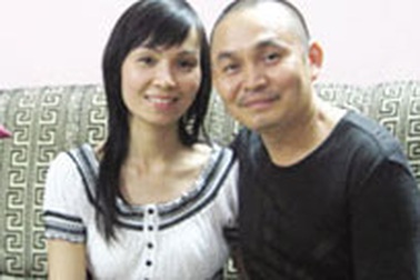 Xuân Hinh trổ tài muối dưa ngày Tết