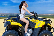 Ngồi xe đi cồn cát ở Phan Thiết chóng mặt như bay, khách Singapore nhớ đời