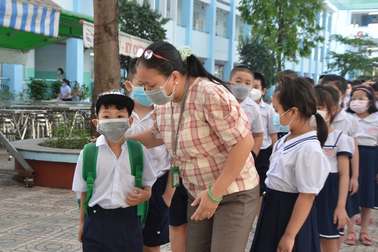 Trường tư thu phí giữ chỗ: "Nhận cọc trong giáo dục là không thể xảy ra"