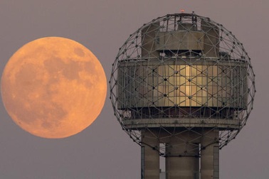 Chiêm ngưỡng những hình ảnh “siêu trăng thế kỷ” trên khắp thế giới