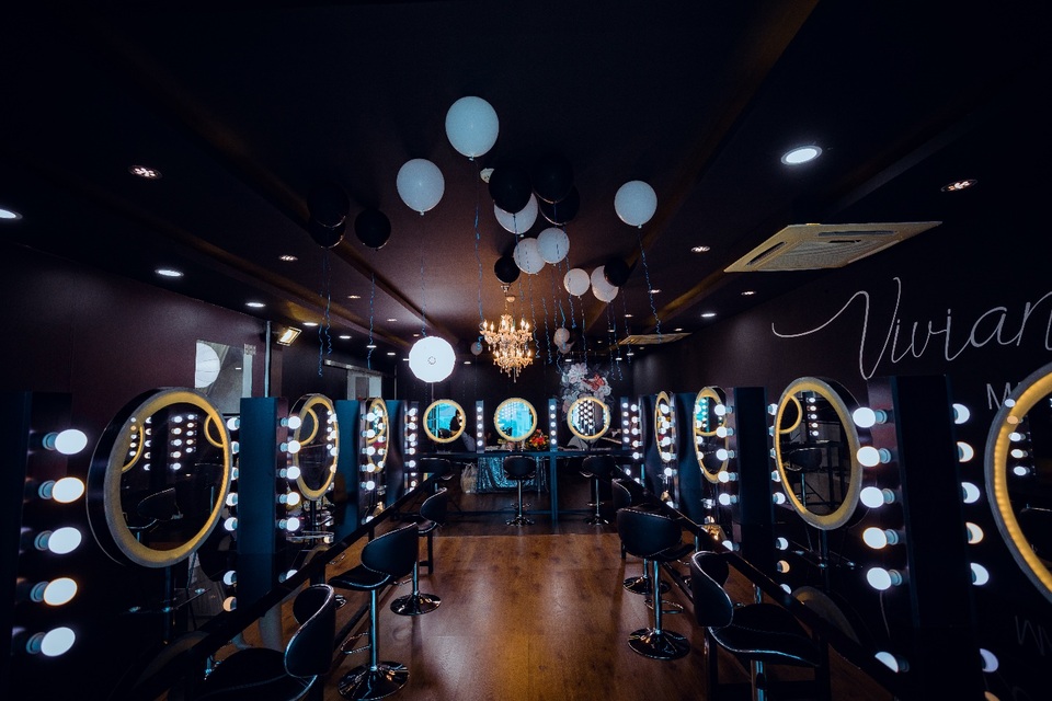 Bất ngờ với mức lương hấp dẫn sau khi tốt nghiệp của ngành makeup - 3 Bất ngờ với mức lương hấp dẫn sau khi tốt nghiệp của ngành makeup - 3