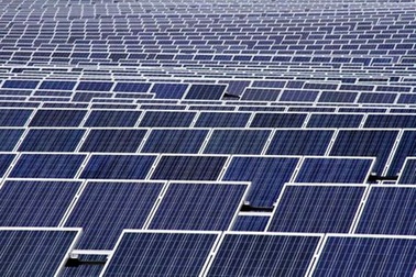 Đầu tư hơn 4 nghìn tỷ đồng xây dựng nhà máy điện mặt trời