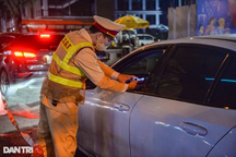 Bị phạt nồng độ cồn 0,03mg/L, tài xế tự đi xét nghiệm máu để "thanh minh"