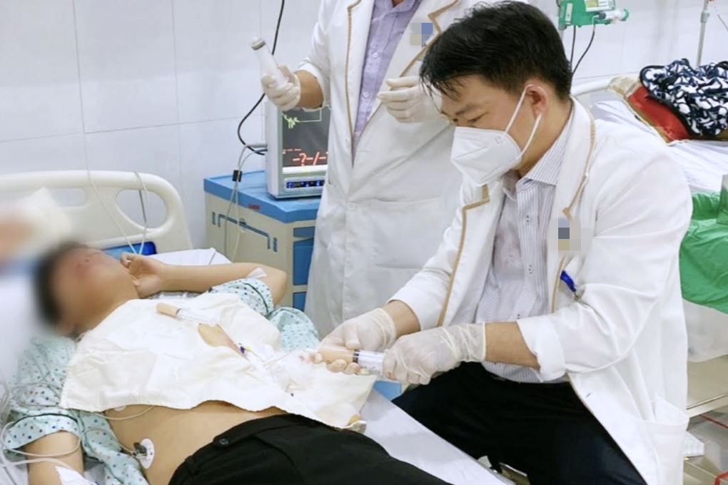 2 tuần sau khi đá bóng, thiếu niên 17 tuổi bị tràn dịch màng tim nguy kịch - 2 2 tuần sau khi đá bóng, thiếu niên 17 tuổi bị tràn dịch màng tim nguy kịch - 2