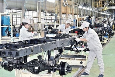 Doanh nghiệp linh kiện ô tô lại xin loạt ưu đãi, Bộ Tài chính “hứa" nghiên cứu