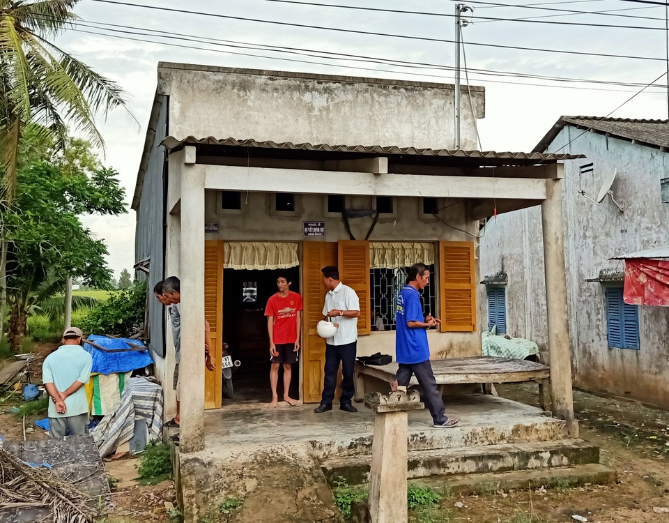 Hai anh em côi cút trong ngôi nhà tình thương: Người anh bỏ học chăm em - 6 Hai anh em côi cút trong ngôi nhà tình thương: Người anh bỏ học chăm em - 6