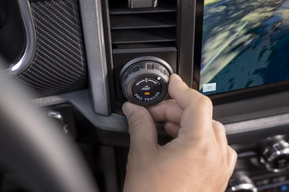Ford F-150 thế hệ mới - Thiết kế mới, công nghệ động cơ mới - 39 Ford F-150 thế hệ mới - Thiết kế mới, công nghệ động cơ mới - 39