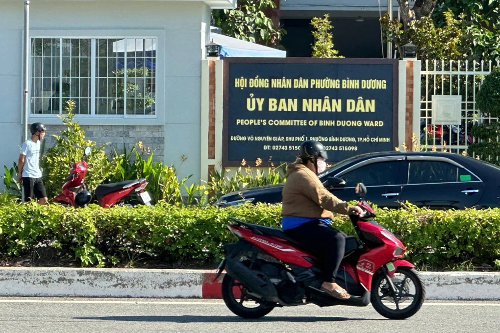 Bình Dương công bố danh sách lãnh đạo chủ chốt các xã, phường mới - 1 Bình Dương công bố danh sách lãnh đạo chủ chốt các xã, phường mới - 1