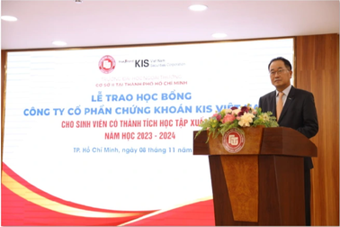 Chứng khoán KIS trao học bổng cho sinh viên với tổng giá trị 600 triệu đồng