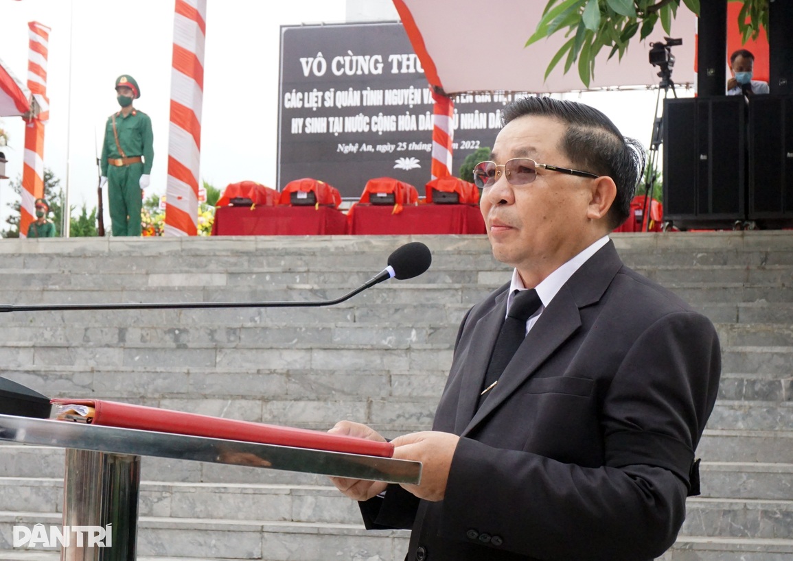 An táng 103 liệt sĩ quân tình nguyện, chuyên gia Việt Nam hi sinh tại Lào - 2 An táng 103 liệt sĩ quân tình nguyện, chuyên gia Việt Nam hi sinh tại Lào - 2