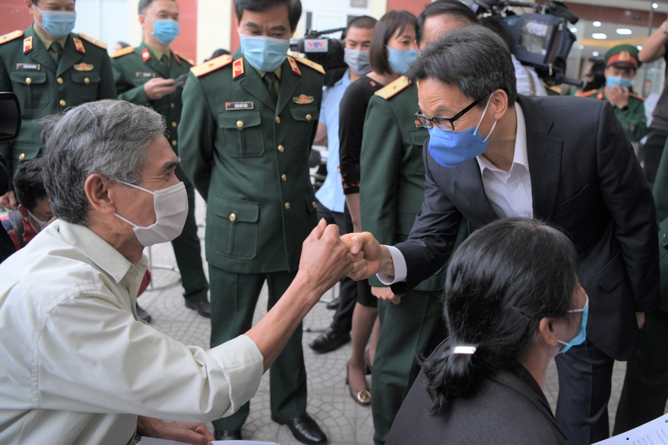 Phó Thủ tướng Vũ Đức Đam: Nghiên cứu vắc xin Covid-19 phải bước thật nhanh - 2 Phó Thủ tướng Vũ Đức Đam: Nghiên cứu vắc xin Covid-19 phải bước thật nhanh - 2