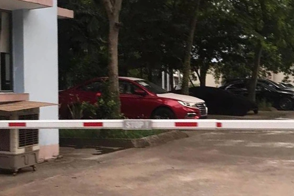 MG5 sắp có thêm bản số sàn tại Việt Nam, thiết kế lạ và hứa hẹn giá rẻ - 1 MG5 sắp có thêm bản số sàn tại Việt Nam, thiết kế lạ và hứa hẹn giá rẻ - 1