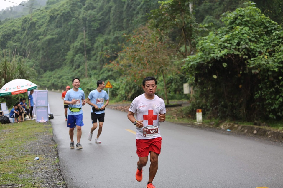 Ông Đoàn Ngọc Hải chinh phục 42km marathon tại Phong Nha - Kẻ Bàng - 3 Ông Đoàn Ngọc Hải chinh phục 42km marathon tại Phong Nha - Kẻ Bàng - 3