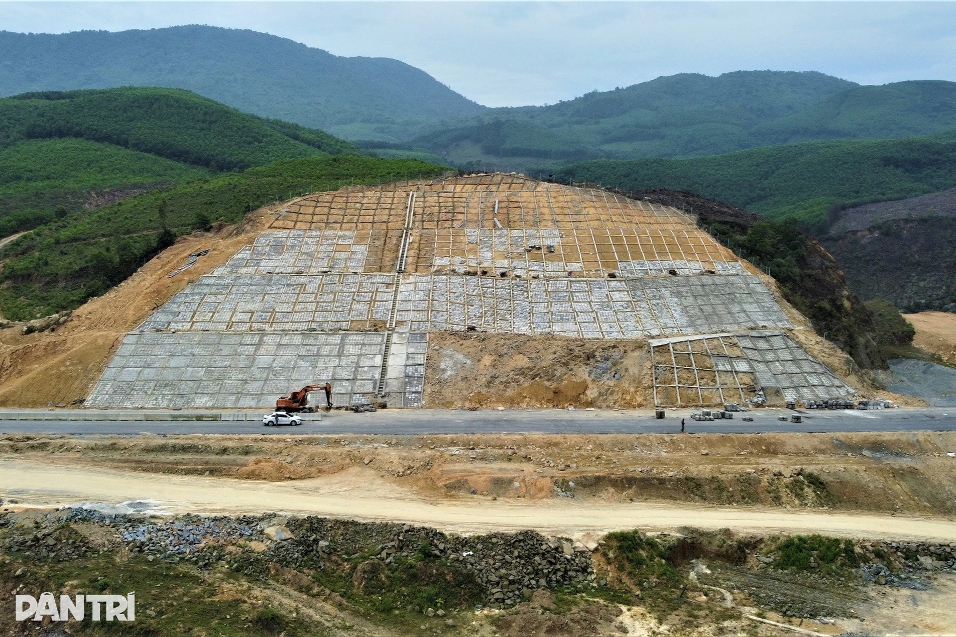 Toàn cảnh cao tốc kết nối đến phía nam Hà Tĩnh, nhiều đoạn xuyên đồi - 9 Toàn cảnh cao tốc kết nối đến phía nam Hà Tĩnh, nhiều đoạn xuyên đồi - 9