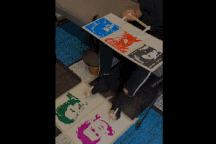 Họa sĩ Việt khiến dân mạng quốc tế thán phục khi vẽ cùng lúc 5 bức tranh