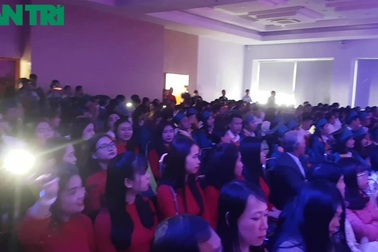 Văn nghệ vui tươi trong lễ trao bằng tốt nghiệp trường Cao đẳng Du lịch Huế