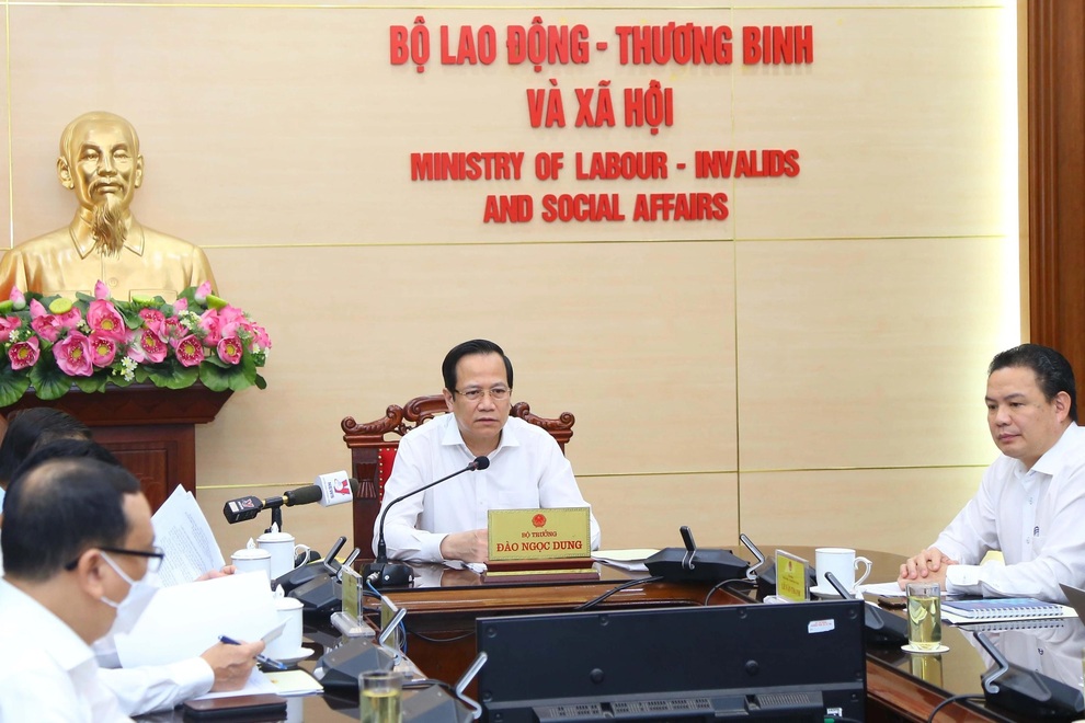 Đừng vin vào thủ tục, làm đi, tôi chịu trách nhiệm! - 1 Đừng vin vào thủ tục, làm đi, tôi chịu trách nhiệm! - 1