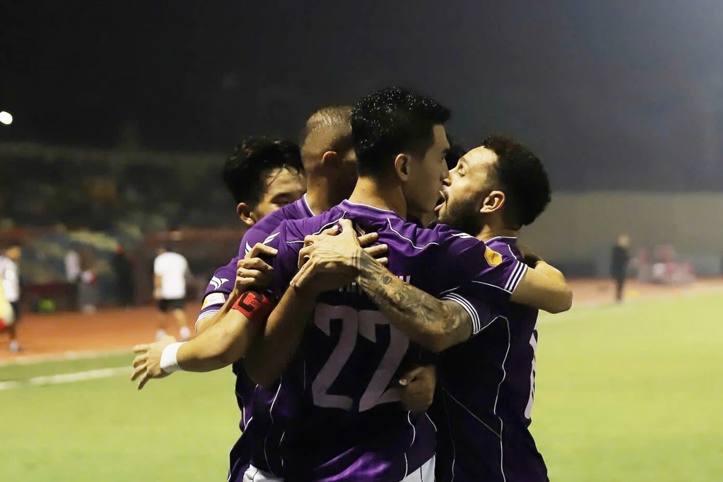 Tiến Linh, Quang Hải gây ấn tượng, Hoàng Đức mờ nhạt tại V-League - 1