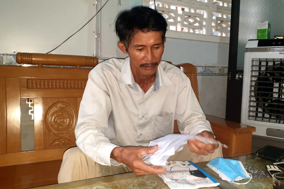 Chạy xe 20 km, chờ cả buổi rồi uất ức nhận được 8.000 đồng tiền hỗ trợ bão - 1