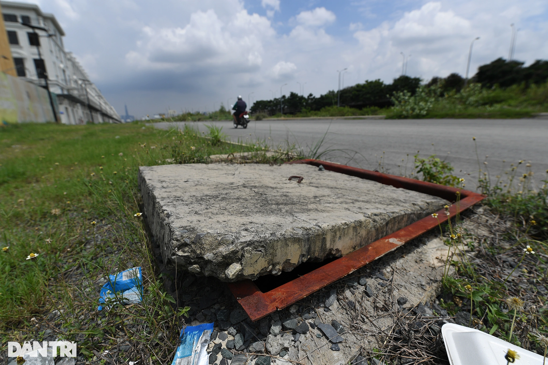 Cận cảnh 3,3km đường xây mãi chưa xong ở TPHCM - 14 Cận cảnh 3,3km đường xây mãi chưa xong ở TPHCM - 14