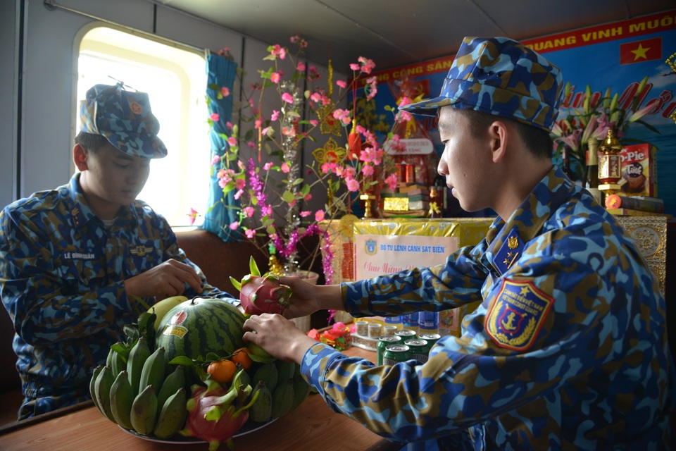 Cảnh đón xuân vui Tết nơi đầu sóng ngọn gió của Cảnh sát biển Việt Nam - 10 Cảnh đón xuân vui Tết nơi đầu sóng ngọn gió của Cảnh sát biển Việt Nam - 10