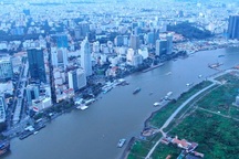 Kiểm soát ô nhiễm nguồn nước: Ngoài tầm với của thành phố đông dân nhất nước?