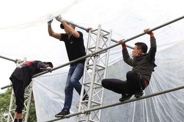 Dựng rạp, mổ lợn xem chung kết AFF cup tại nhà Văn Đức, Quang Hải