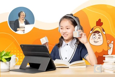 Chi trăm triệu mỗi năm cho con học tiếng Anh, cha mẹ lặng người nhìn con chạy trốn khi gặp "Tây"