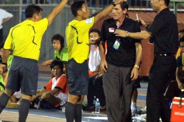 Công tác trọng tài giải TP.HCM không tốt 