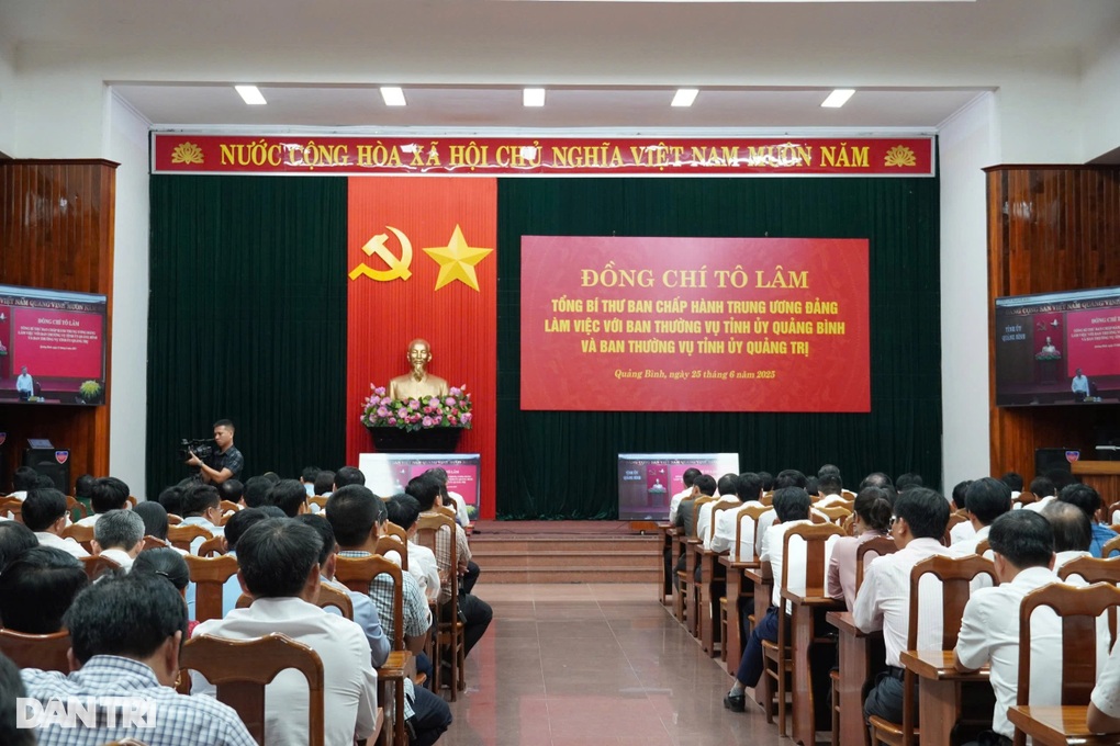 Tổng Bí thư: Quảng Trị sau hợp nhất phấn đấu trở thành cực tăng trưởng mới - 2 Tổng Bí thư: Quảng Trị sau hợp nhất phấn đấu trở thành cực tăng trưởng mới - 2