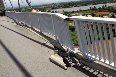 Sau tai nạn, cầu Bính chỉ “gánh” được phương tiện thô sơ