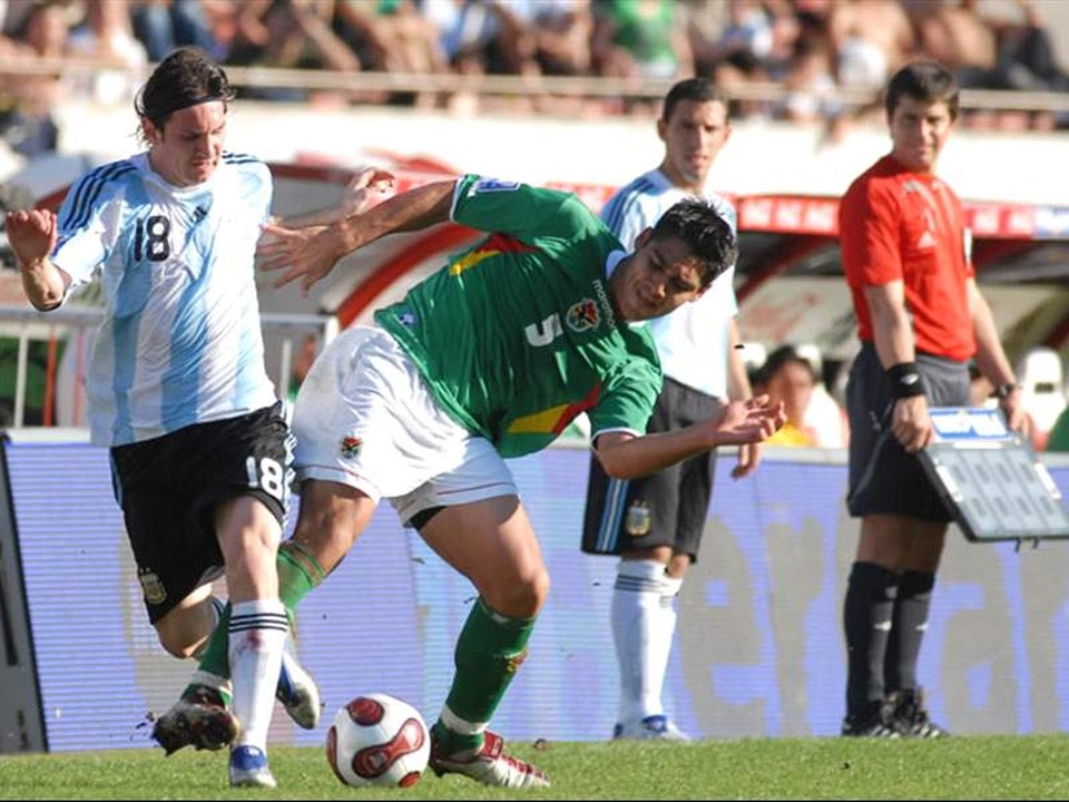 Messi đối mặt với thử thách ở độ cao 3625m - 3 Messi đối mặt với thử thách ở độ cao 3625m - 3